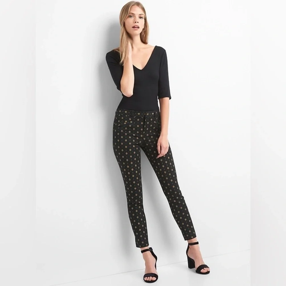 GAP Black w/ Gold Print Curvy Skinny Ankle Pants Size 10